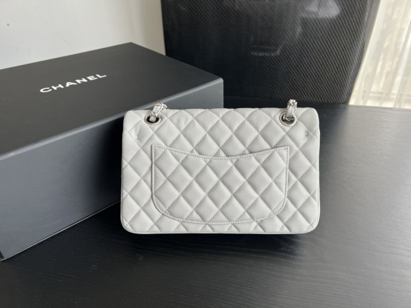 Handbag  Chanel  size 23 cm