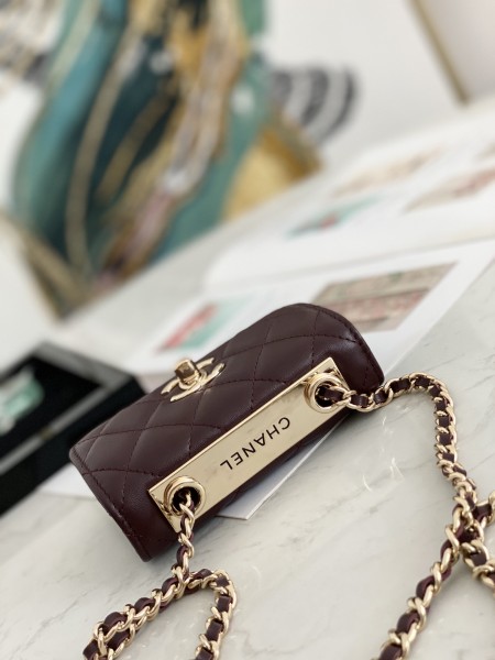  Handbag   Chanel 82768  size 12.5 2.5 9 cm