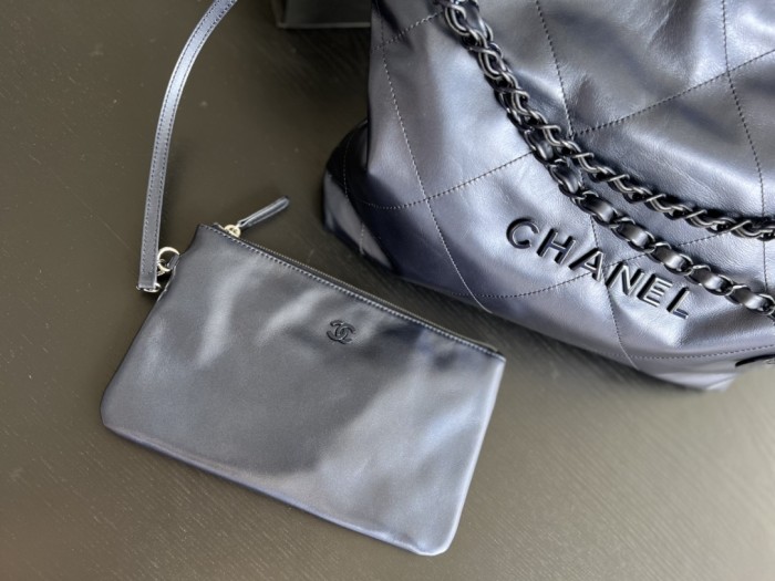  Handbag  Chanel  size 35cmx37cmx7 cm