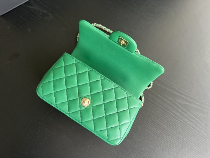  Handbag  Chanel   AS2431  size  20cmx13cmx9 cm