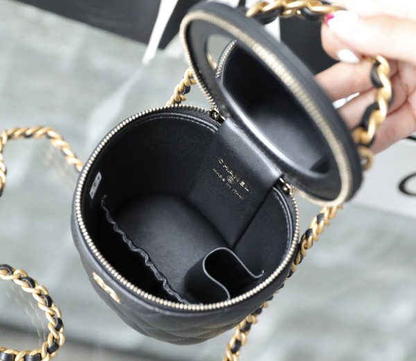 Handbag Chanel  sizez 𝟷𝟶.𝟻*𝟷𝟷.𝟼*𝟷𝟶.𝟻  𝚌𝚖