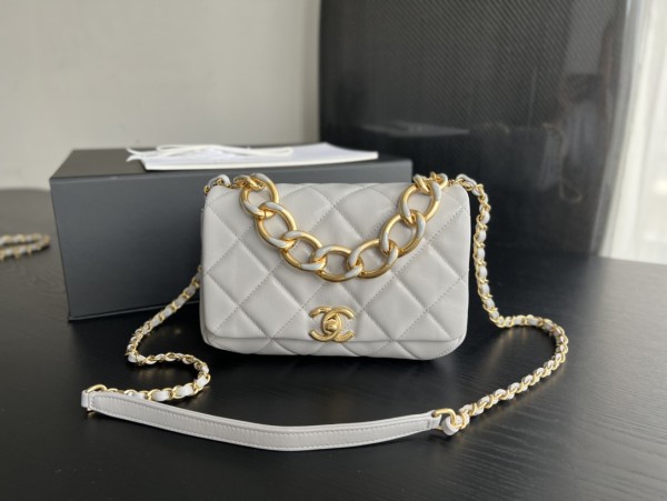 Handbag  Chanel  3366  size 20cmx9cmx13.5 cm