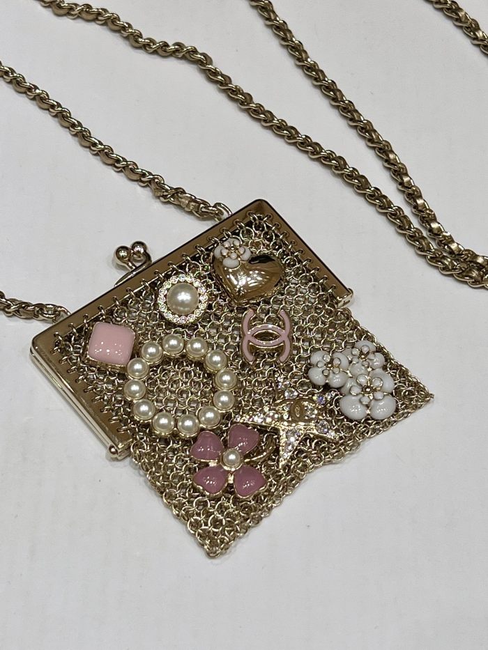  Handbag  Chanel 2890  size  7*7 cm