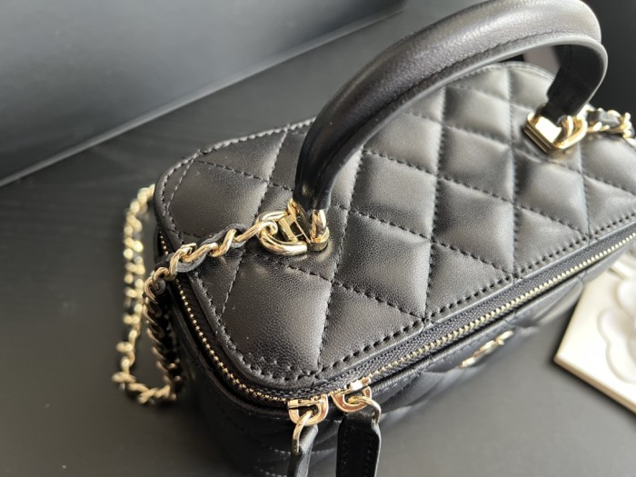  Handbag Chanel  AP2199  size 17cmx9.5cmx8 cm