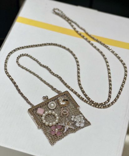  Handbag  Chanel 2890  size  7*7 cm