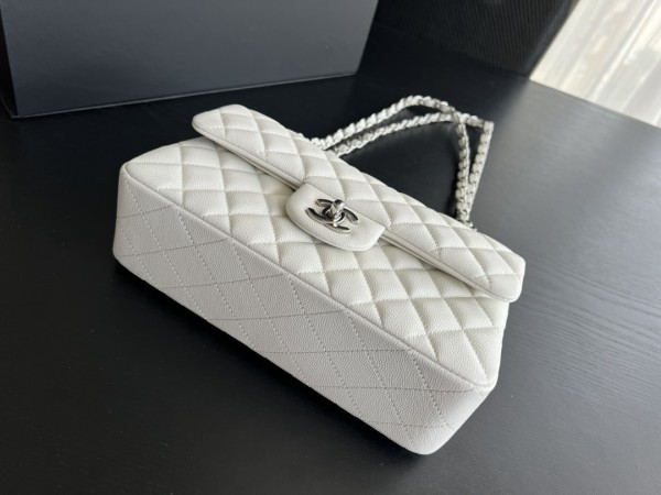 Handbag   Chanel  1113 size  23 cm 