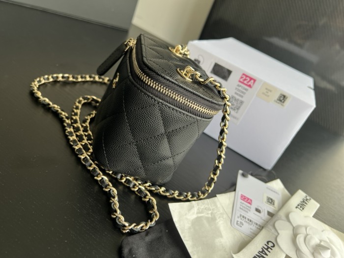  Handbag  Chanel size 8.5cmx11cmx7 cm