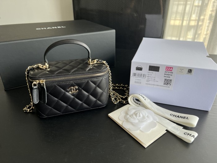  Handbag Chanel  AP2199  size 17cmx9.5cmx8 cm