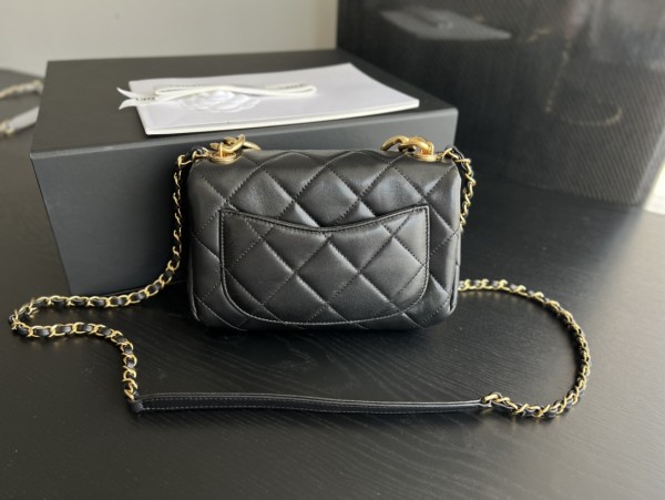 Handbag  Chanel  3366 size  20cmx9cmx13.5 cm 