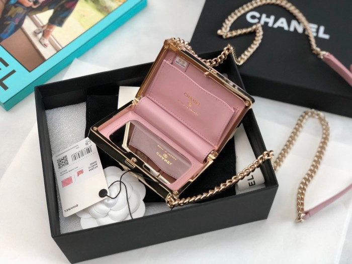 Handbag Chanel   size  11*7.5*2.4 cm