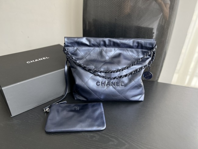  Handbag  Chanel  size 35cmx37cmx7 cm