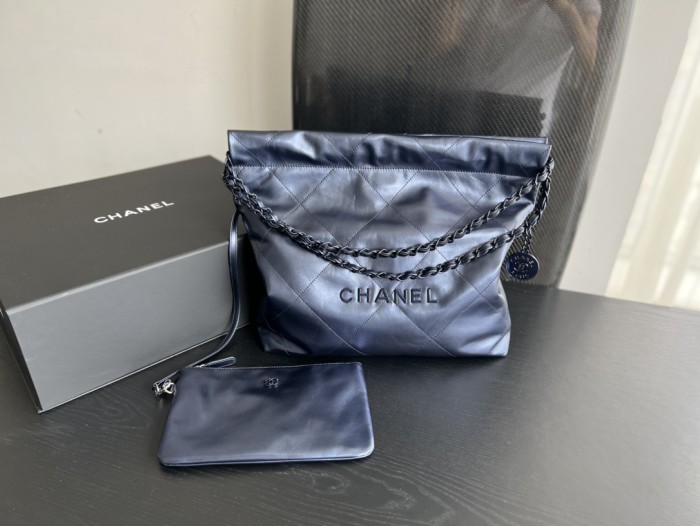  Handbag  Chanel  size 35cmx37cmx7 cm