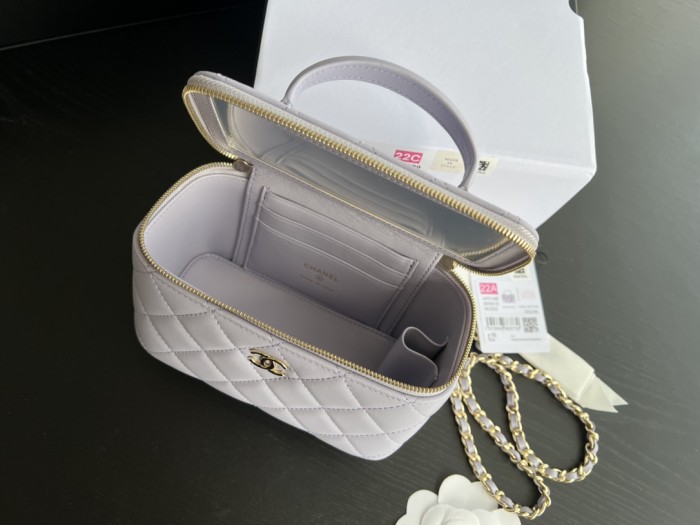  Handbag Chanel  AP2199  size  17cmx9.5cmx8 cm