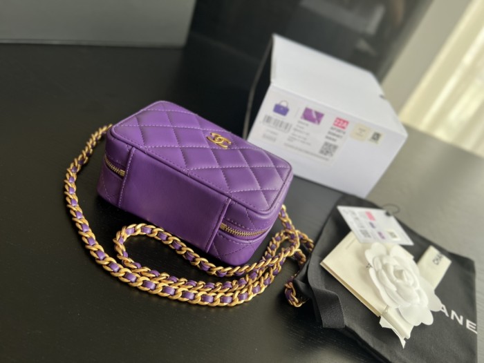  Handbag   Chanel  AP2874  size  13.5cmx8.5cmx6 cm 