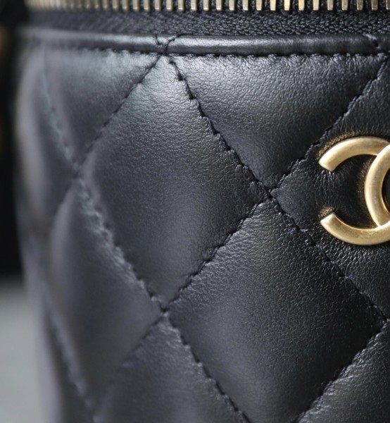 Handbag Chanel  sizez 𝟷𝟶.𝟻*𝟷𝟷.𝟼*𝟷𝟶.𝟻  𝚌𝚖