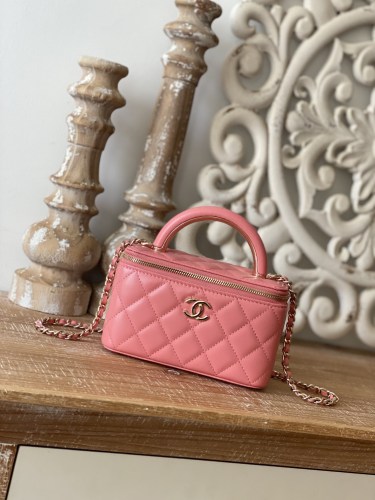  Handbag  Chanel 81208  size 9.5 17 8 cm