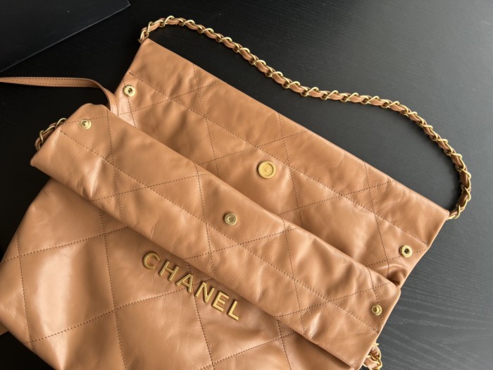  Handbag   Chanel  size 35cmx37cmx7 cm