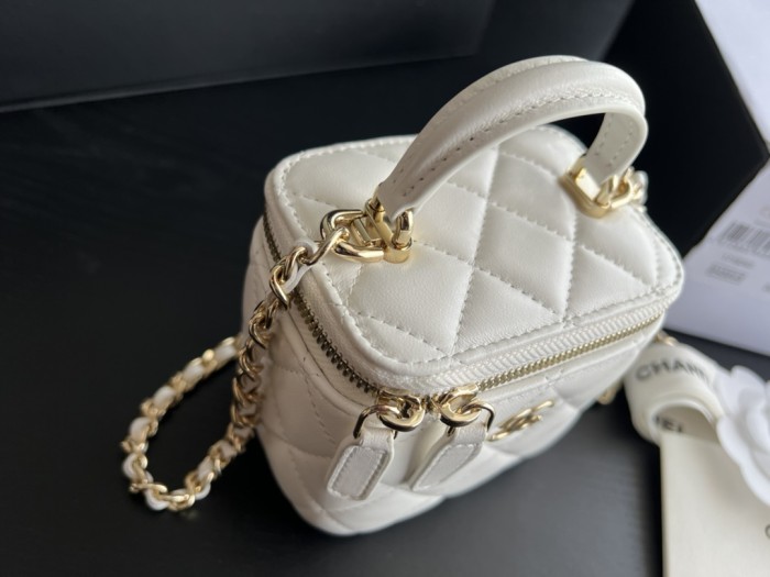  Handbag   Chanel  AP2198  size  11cmx8.5cmx7 cm