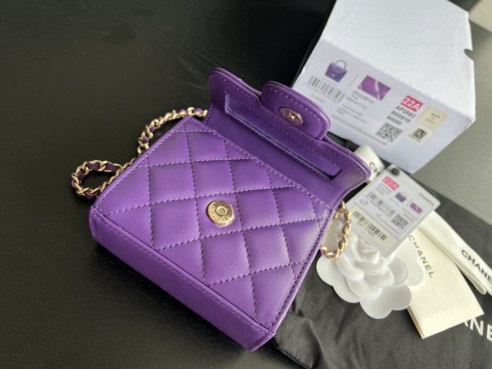  Handbag  Chanel  AP2682  size  11cmx11cmx4 cm