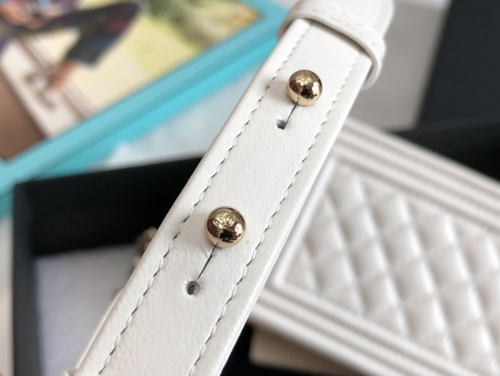 Handbag Chanel  size  11*7.5*2.4 cm