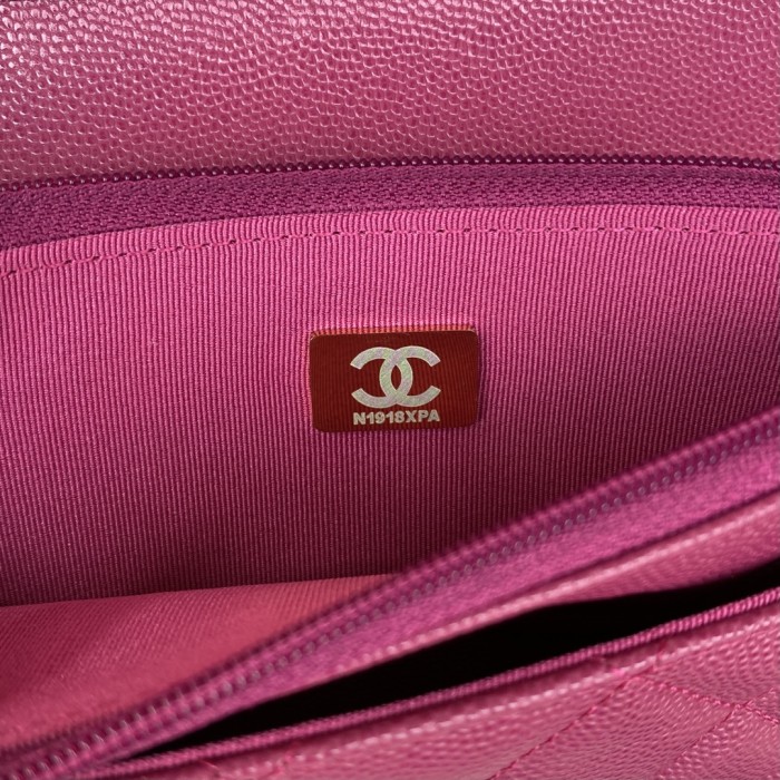  Handbag  Chanel AP2840  size 12.3x19.2x3.5 cm