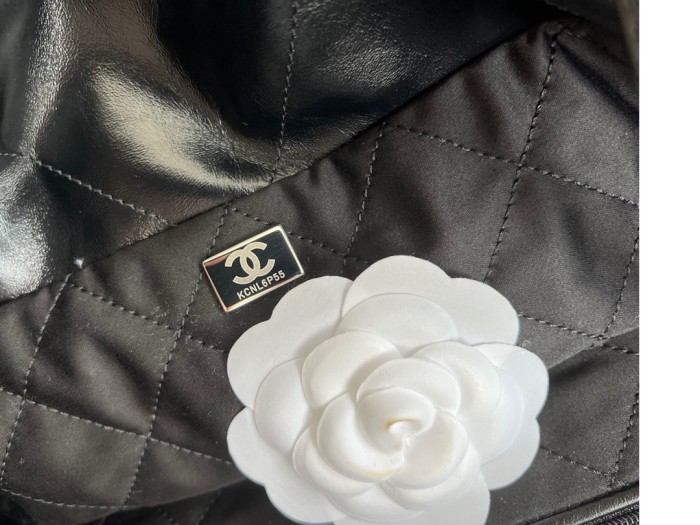  Handbag  Chanel  size  35cmx37cmx7 cm