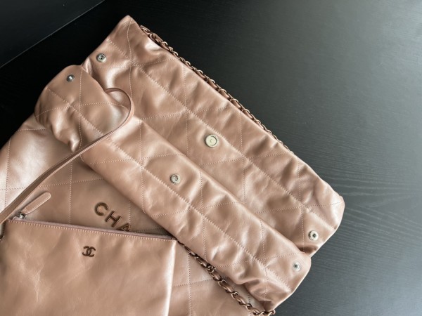  Handbag  Chanel  size  39cmx42cmx8 cm