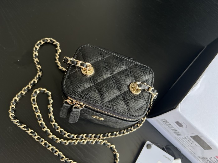  Handbag  Chanel size 8.5cmx11cmx7 cm