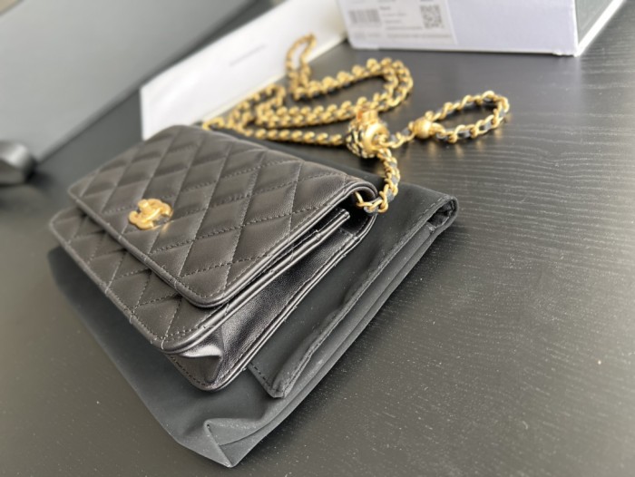  Handbag   Chanel   AP1450  size  19 cm 