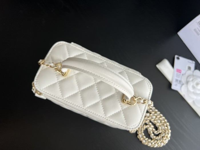  Handbag   Chanel  AP2199  size 17cmx9.5cmx8 cm