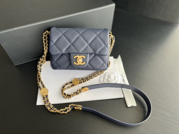 Handbag   Chanel  AP3368 size  18 cm