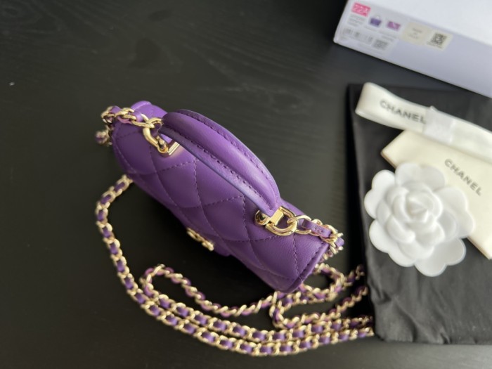  Handbag  Chanel AP2200  size  12.5cmx9.5 cm 