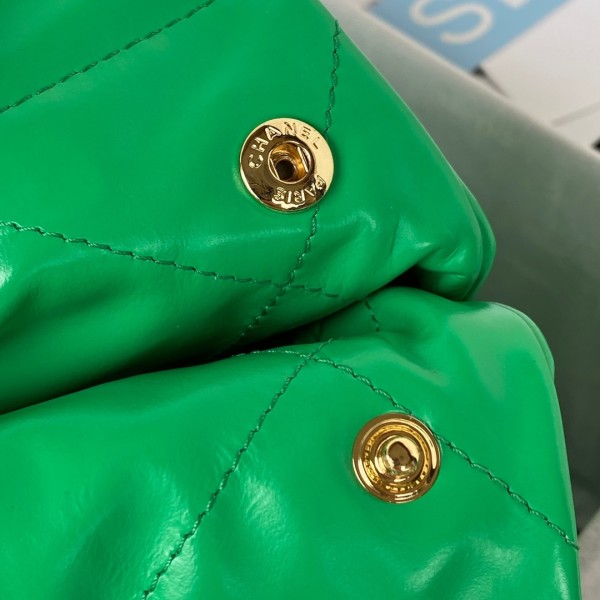 Handbag  Chanel AS3260  size  35x37x7 cm