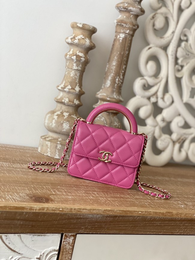  Handbag  Chanel  81209  size  12.5 cm 