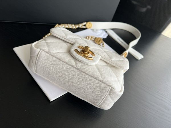  Handbag Chanel AP3369  size  18 cm
