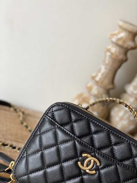 Handbag  Chanel  AP3222  size 19*13.5*7  cm