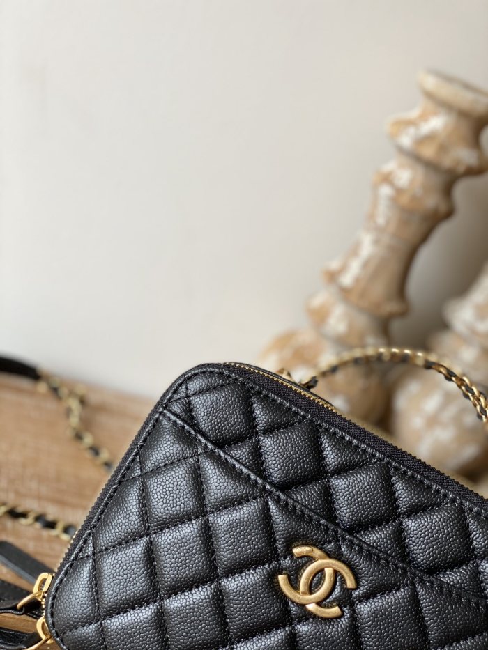 Handbag  Chanel  AP3222  size 19*13.5*7  cm