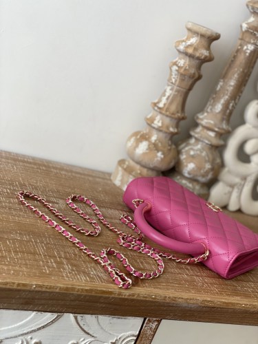  Handbag   Chanel 81207  size  19 cm   