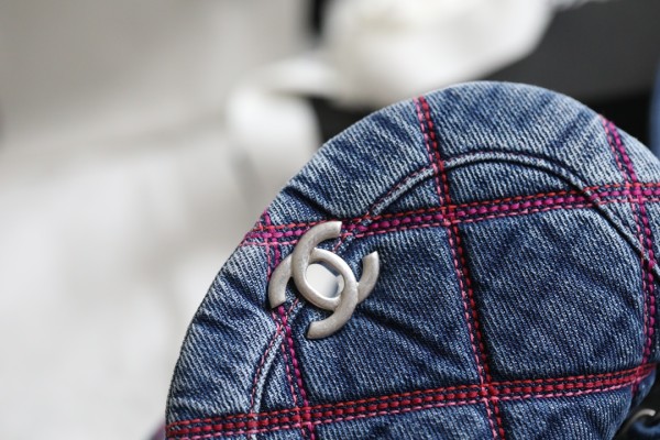  Handbag   Chanel  size  22 cm