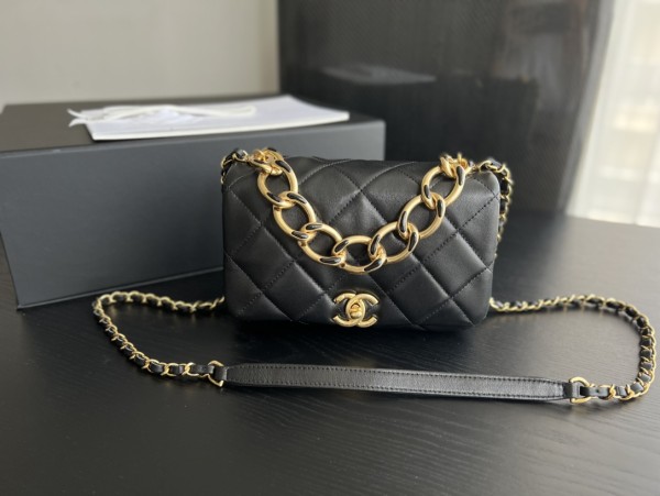 Handbag  Chanel  3366 size  20cmx9cmx13.5 cm 