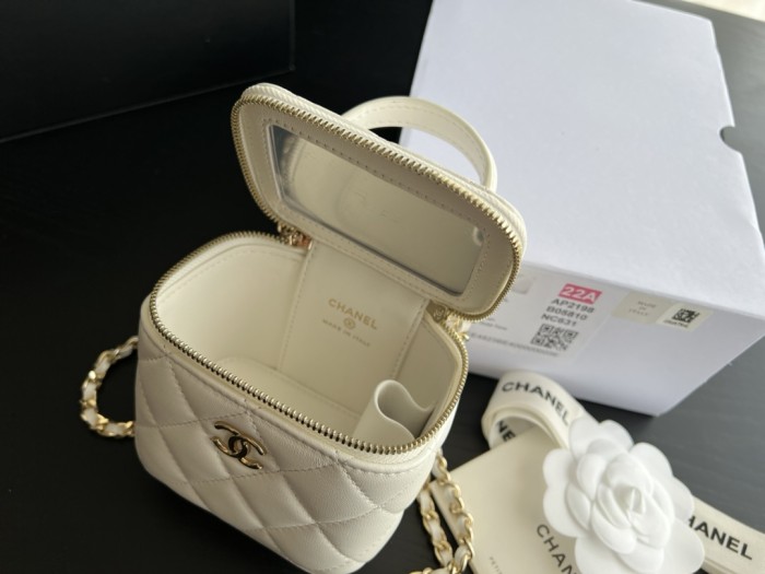  Handbag   Chanel  AP2198  size  11cmx8.5cmx7 cm