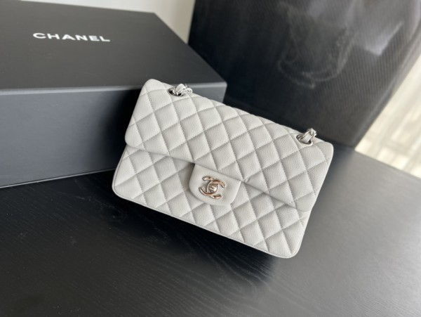 Handbag  Chanel  size 23 cm