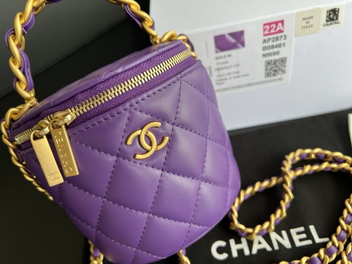  Handbag  Chanel AP2873  size  10.5cmx11.5 cm