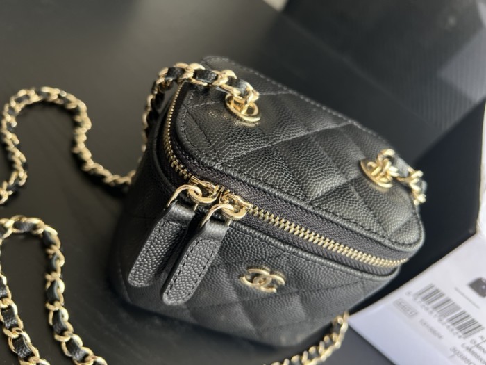  Handbag  Chanel size 8.5cmx11cmx7 cm