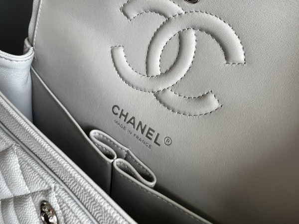 Handbag  Chanel  size 23 cm
