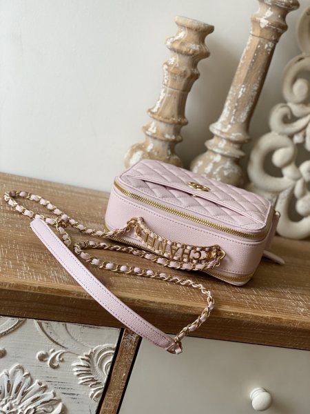  Handbag   Chanel  AP3222 size  19*13.5*7  cm