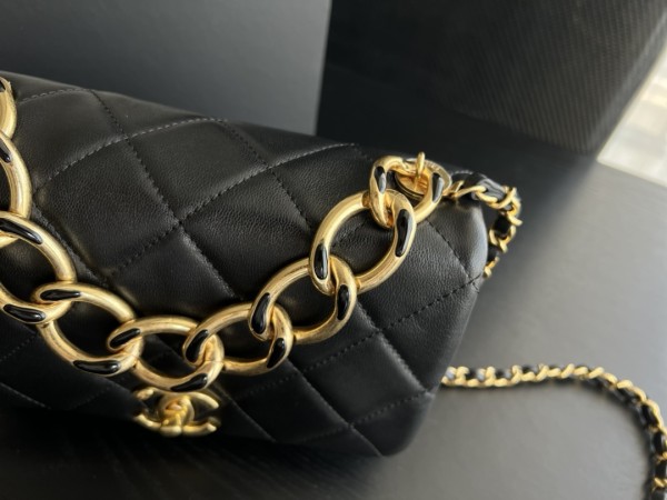 Handbag  Chanel  3366 size  20cmx9cmx13.5 cm 