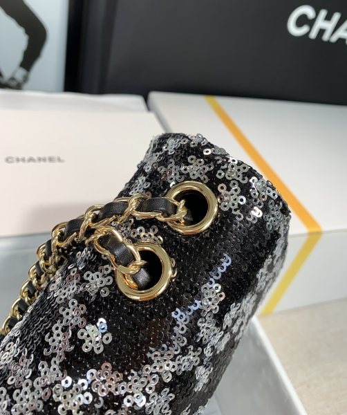  Handbag  Chanel  size 20 cm