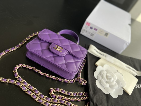  Handbag  Chanel AP2200  size  12.5cmx9.5 cm 