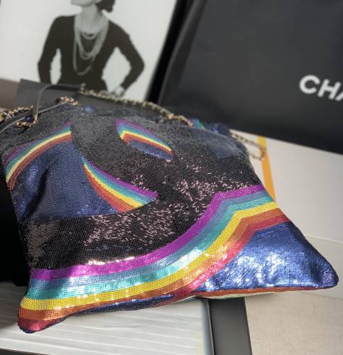  Handbag   Chanel size  39 cm